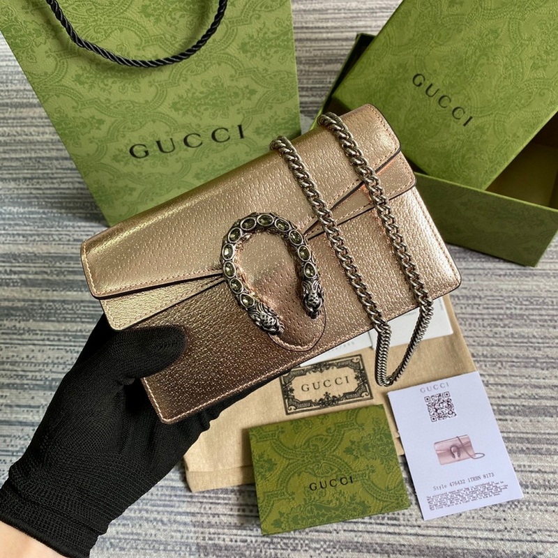 Gucci Handbags 770